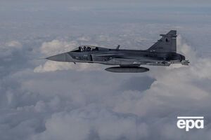 Багатоцільовий винищувач четвертого покоління Gripen, перебуваючи над літальним апаратом, який порушив повітряний простір Угорщини, бортовою інфраструктурою подав сигнал про свою присутність