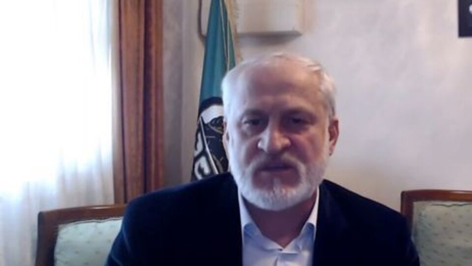 Закаев: Что-то мешает Трампу быть более откровенным по отношению к Путину