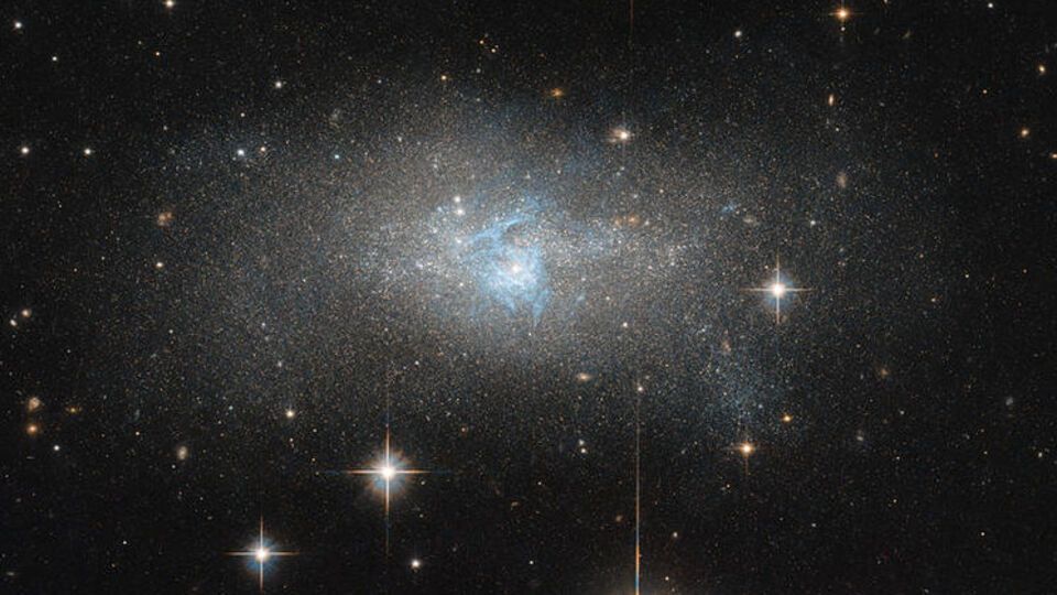NASA опублікувало знімок галактики, яка розташована за 28 млн світлових років від Землі