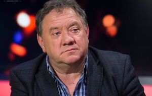 Бенюк: Мне кажется, народ убеждают, что Верховная Рада многое решает. Нет, не решает. Решает у нас все-таки президент