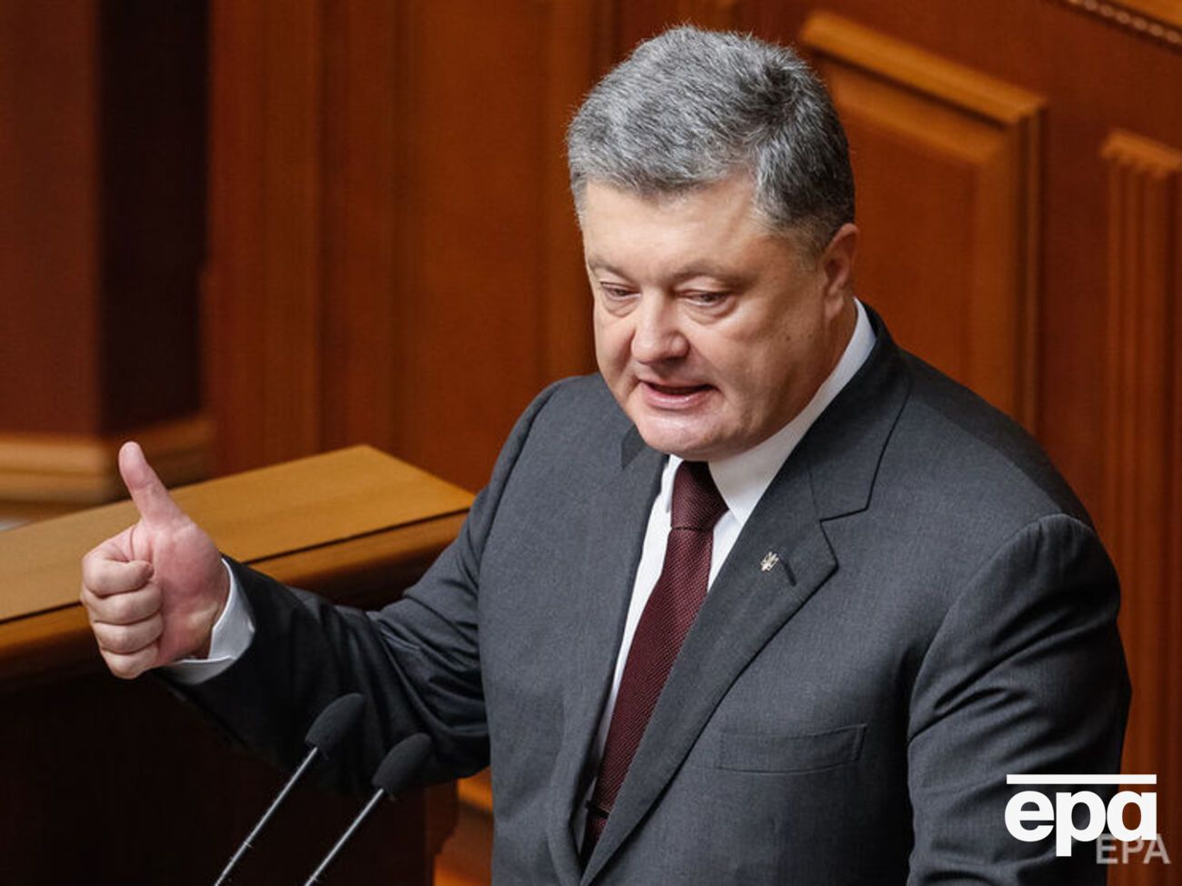 Порошенко назвав річницю безвізу відповіддю "зрадофілам"