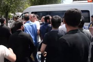 Акція біля церкви Святої Анни з вимогою відмови ієрарха від сану переросла в бійку