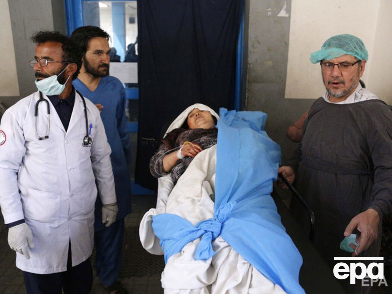 Більше ніж 30 людей поранено внаслідок вибуху біля будівлі міністерства в Кабулі