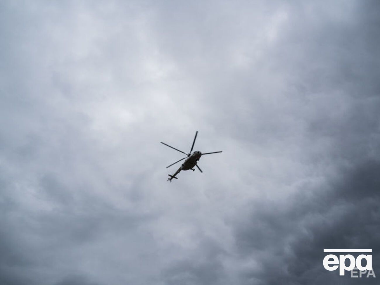 Вертолет упал с высоты 50 метров