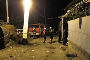 На место взрыва прибыли 19 человек личного состава и четыре единицы специальной техники