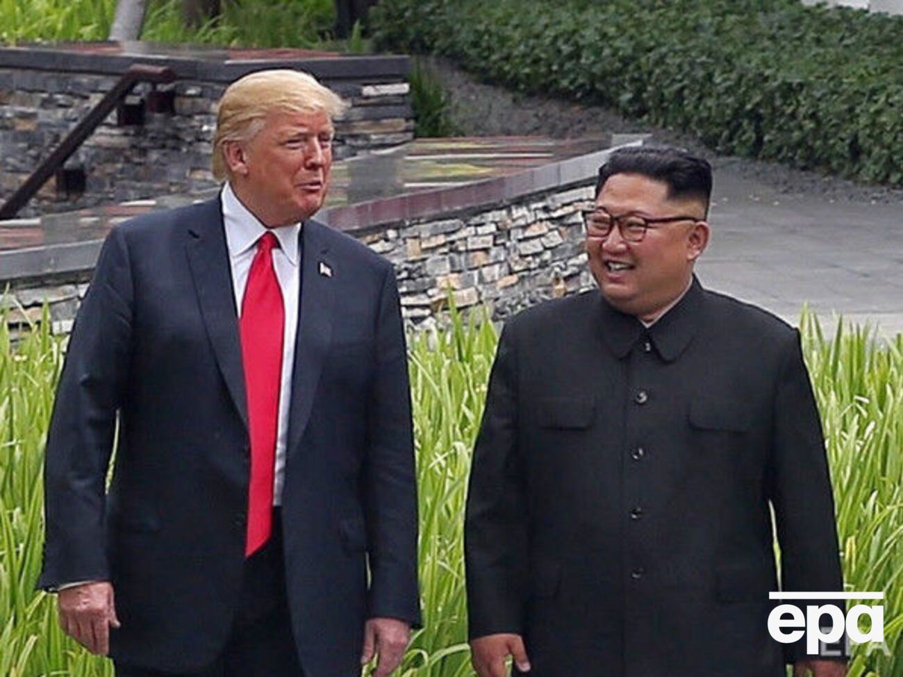 12 червня Трамп і Кім Чен Ин зустрілися на острові Сентоса в Сінгапурі