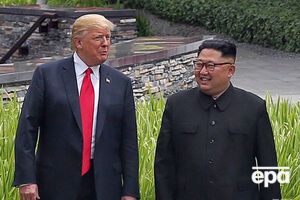 12 червня Трамп і Кім Чен Ин зустрілися на острові Сентоса в Сінгапурі