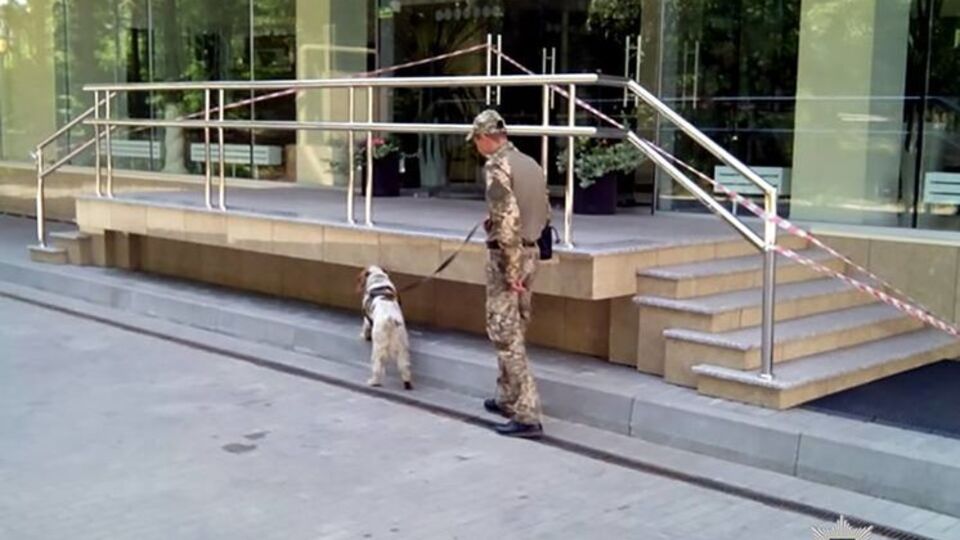 Правоохранители проверяют информацию о минировании бизнес-центров