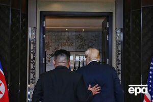12 июня Трамп и Ким Чен Ын провели 35-минутную встречу тет-а-тет на острове Сентоса в Сингапуре