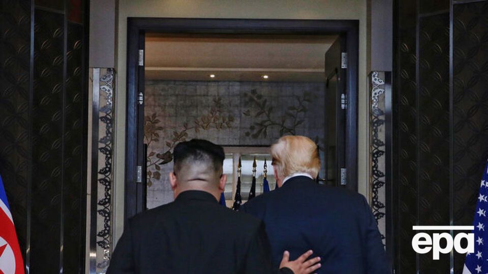 12 июня Трамп и Ким Чен Ын провели 35-минутную встречу тет-а-тет на острове Сентоса в Сингапуре