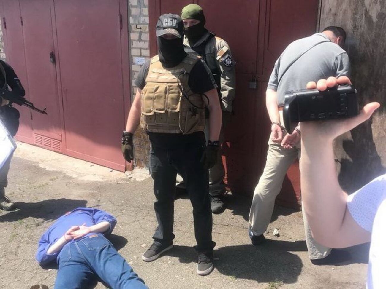 Підпільну майстерню облаштували в гаражі одного зі зловмисників