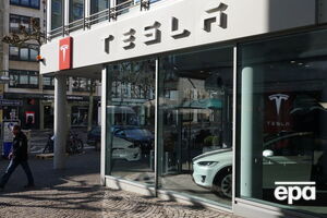 Компания Tesla производит электромобили
