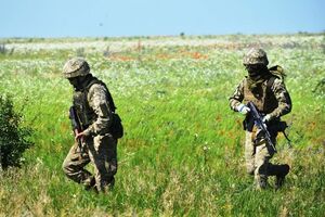Українські військові знищили броньований автомобіль сепаратистів
