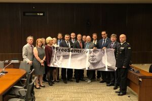 До акції приєдналися представники українського парламенту, які перебували з офіційним візитом в Оттаві