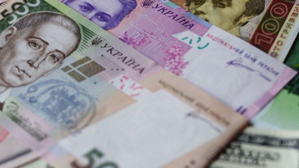 Bloomberg сообщило об укреплении гривны, несмотря на проблемы в украинской экономике