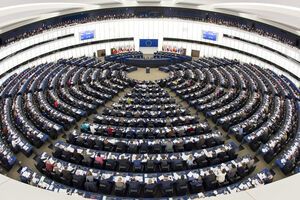 527 євродепутатів проголосували за виділення траншу