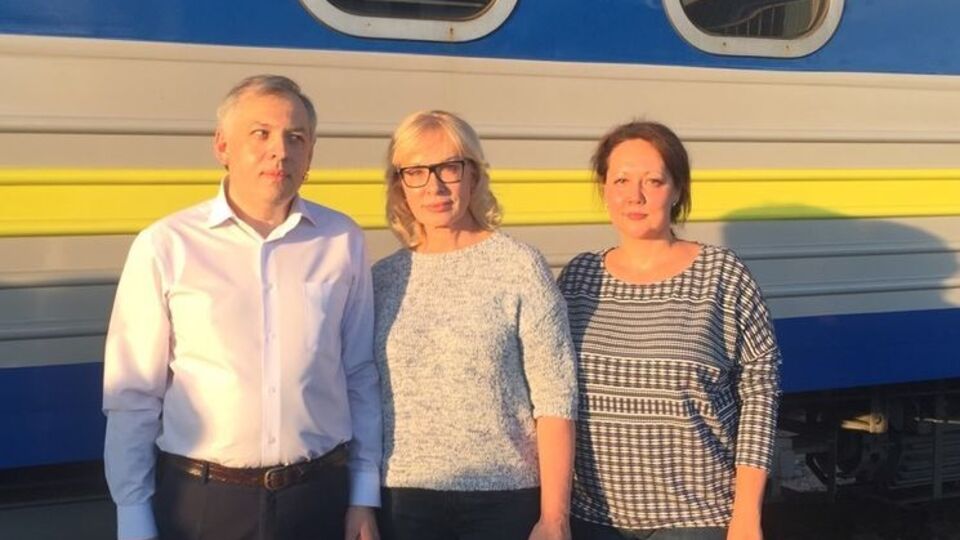 Денісова (в центрі) вирушила у РФ