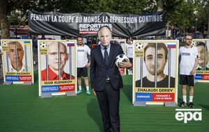 Флешмоб стартовал в Париже