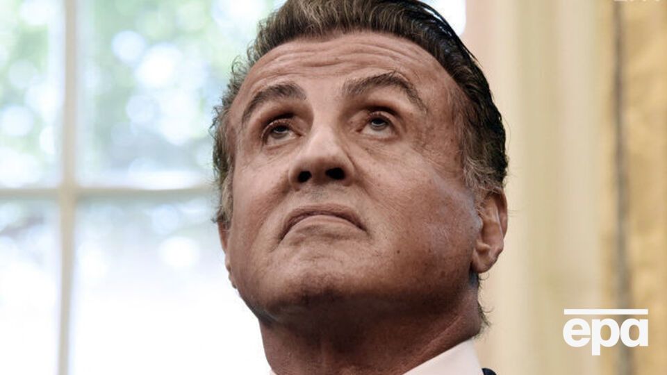 Сталлоне обвинения в свой адрес отрицает