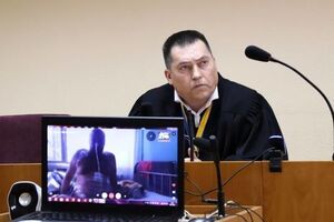 Суддя Юрій Зубець підкреслив, що в суду є дані, де перебуває обвинувачений