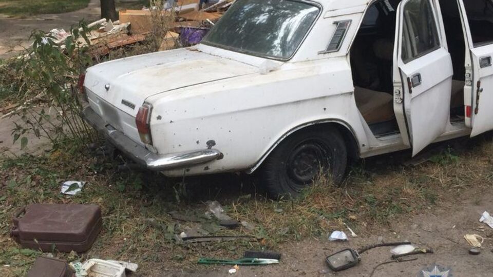 Взрыв прозвучал возле "Волги"
