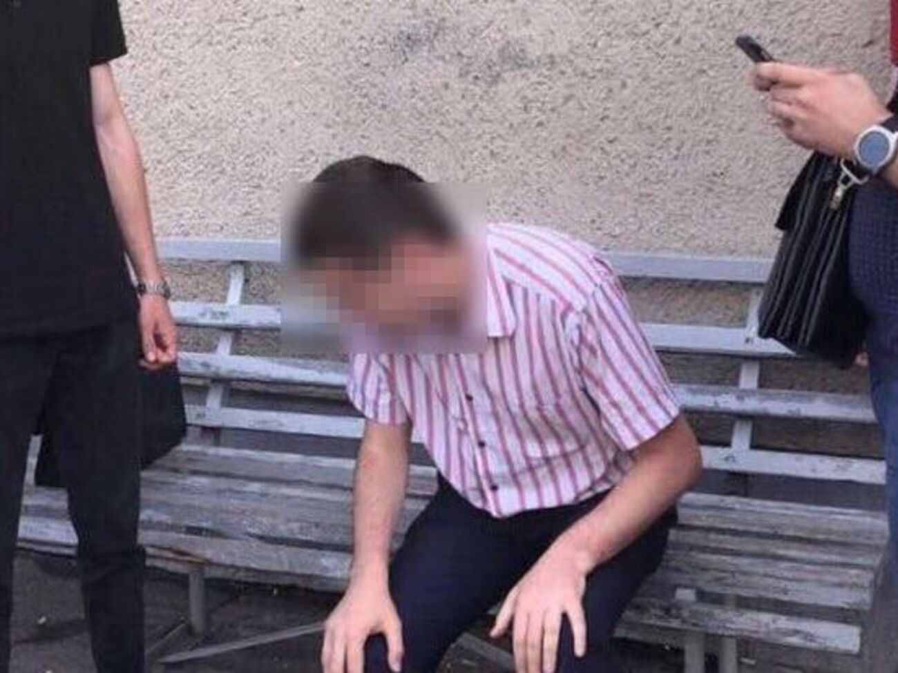 Адвоката і прокурора затримали під час отримання другої частини хабара