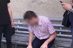 Адвоката і прокурора затримали під час отримання другої частини хабара
