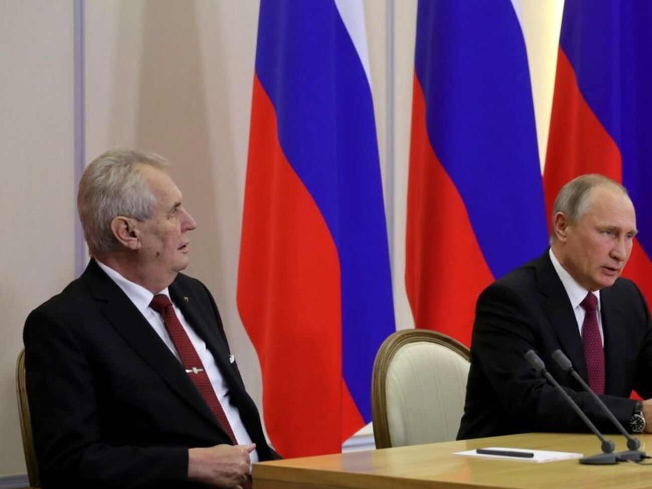 Земан (слева) считает себя другом Путина