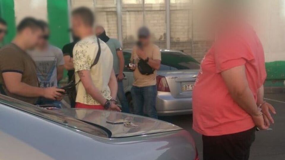 Злоумышленников задержали при попытке реализовать фальшивые евро