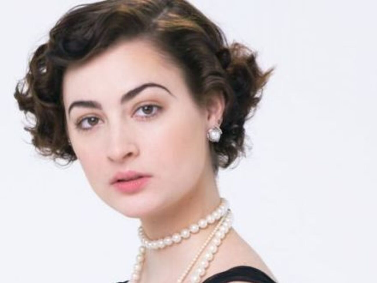 История стрижек показана начиная с 1920-х годов