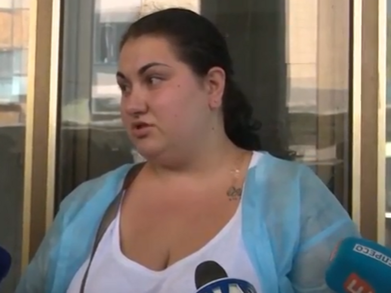 Мама пострадавшей девочки: Дочь рассказывала, что они достали коробку, вышли на улицу, приоткрыли ее чуть-чуть, потом полностью открыли. Сначала маленький взрыв был, потом большой