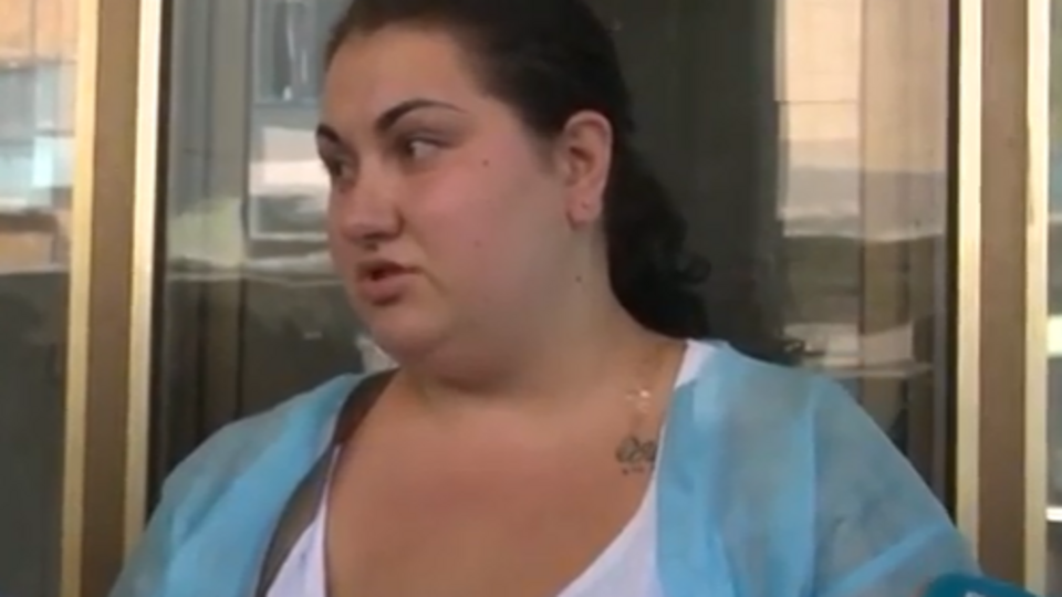 Мама пострадавшей девочки: Дочь рассказывала, что они достали коробку, вышли на улицу, приоткрыли ее чуть-чуть, потом полностью открыли. Сначала маленький взрыв был, потом большой