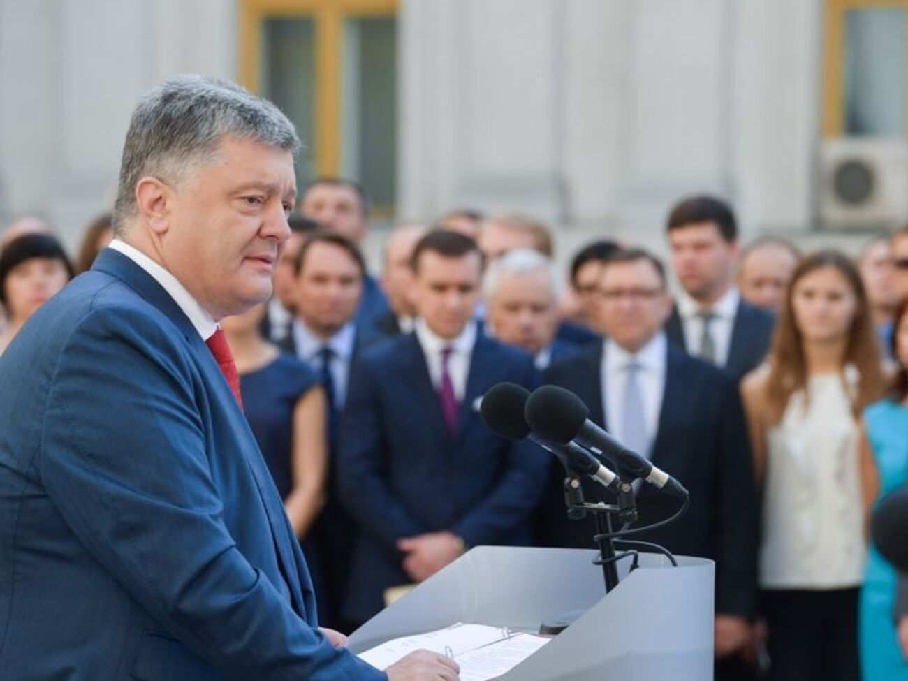 Порошенко считает, что изменения в Конституцию закрепят европейские стремления Украины