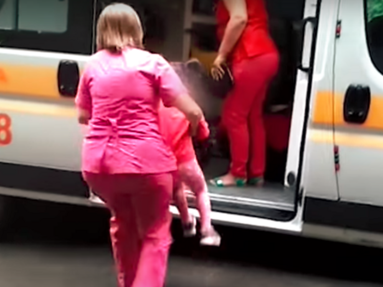 Пострадавшую в Кривом Роге девочку передали медикам