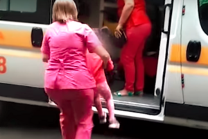 Пострадавшую в Кривом Роге девочку передали медикам