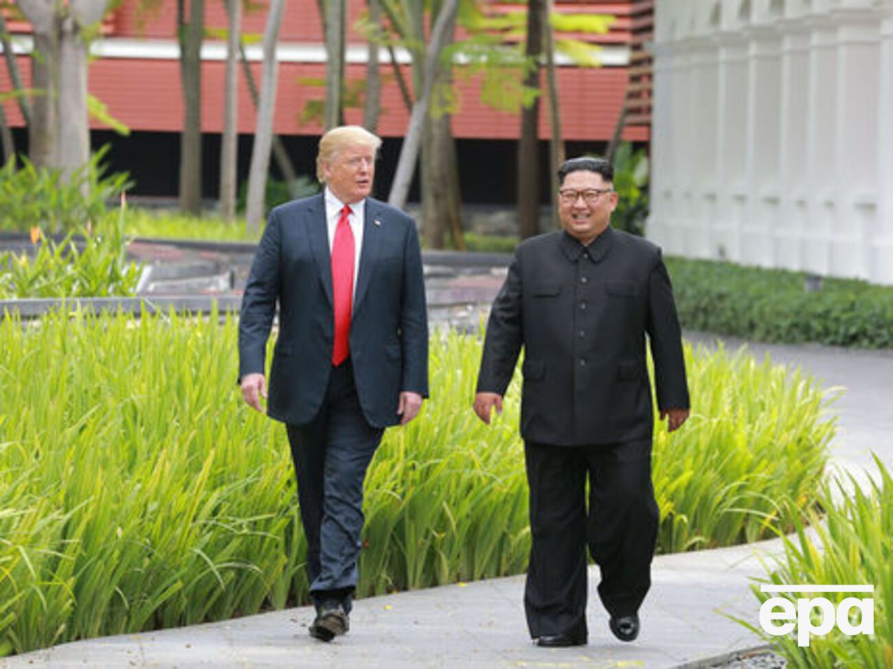 Трамп и Ким Чен Ын встретились 12 июня