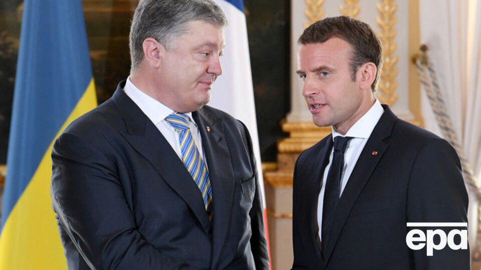 Порошенко поговорил с Макроном