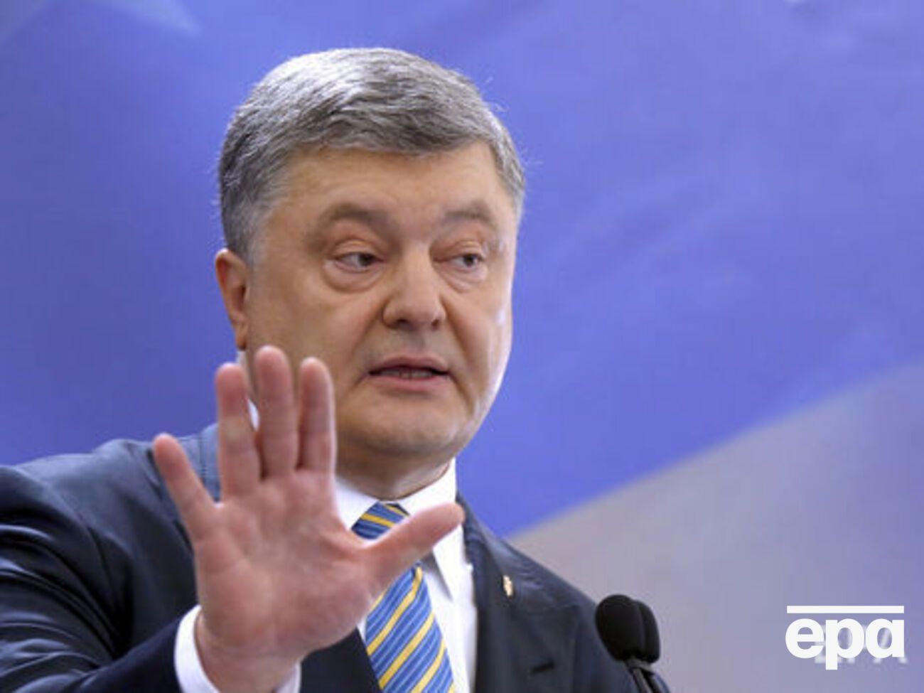 Посольство Туреччини подарувало Порошенку книгу "Лист від сирійських дітей"
