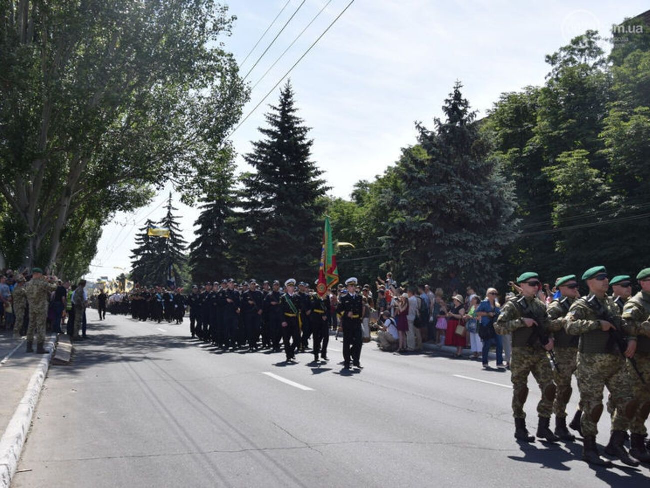 В Мариуполе состоялся парад в честь четвертой годовщины освобождения города от боевиков "ДНР". Фоторепортаж