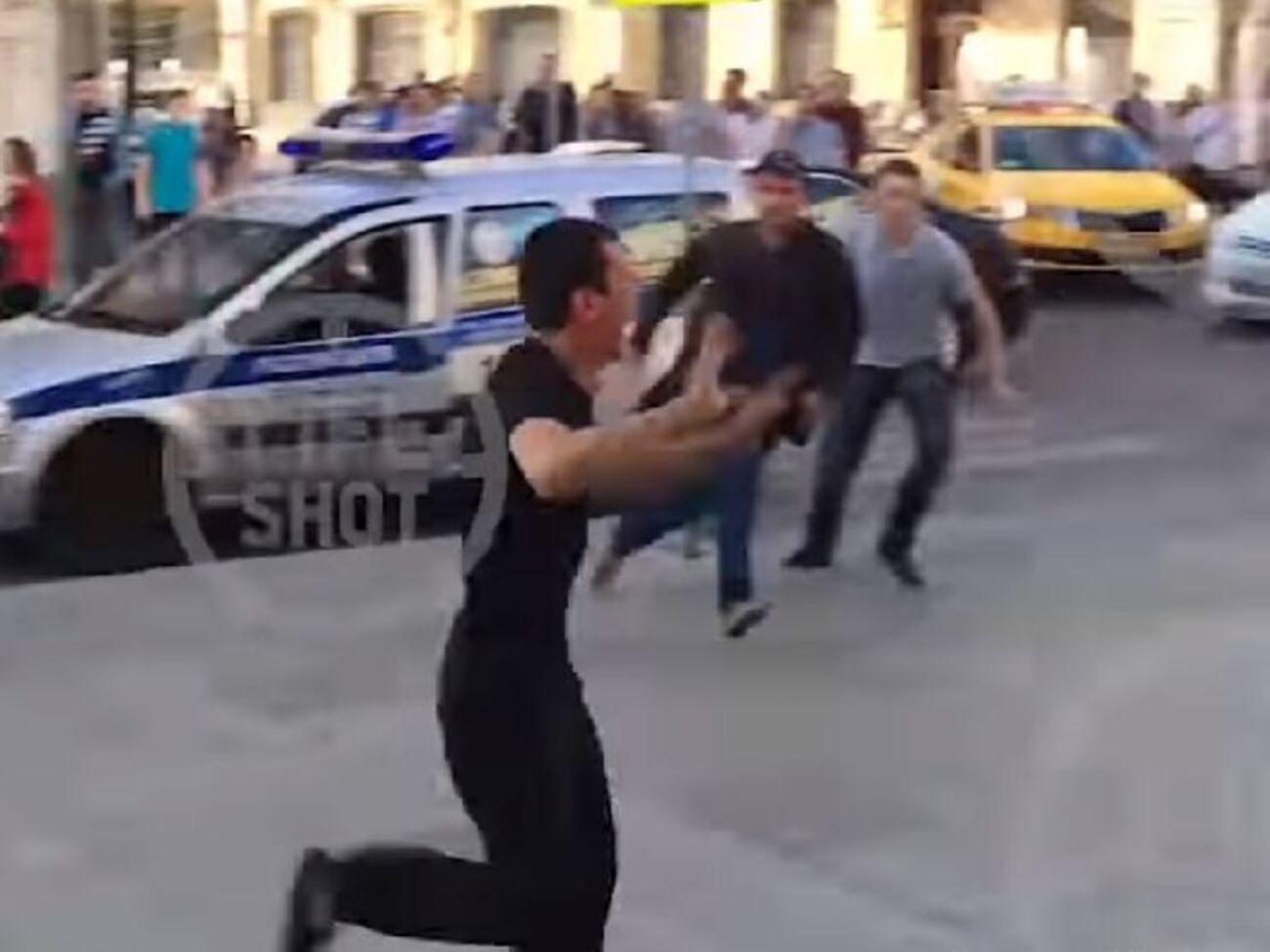 Водитель такси пытался убежать