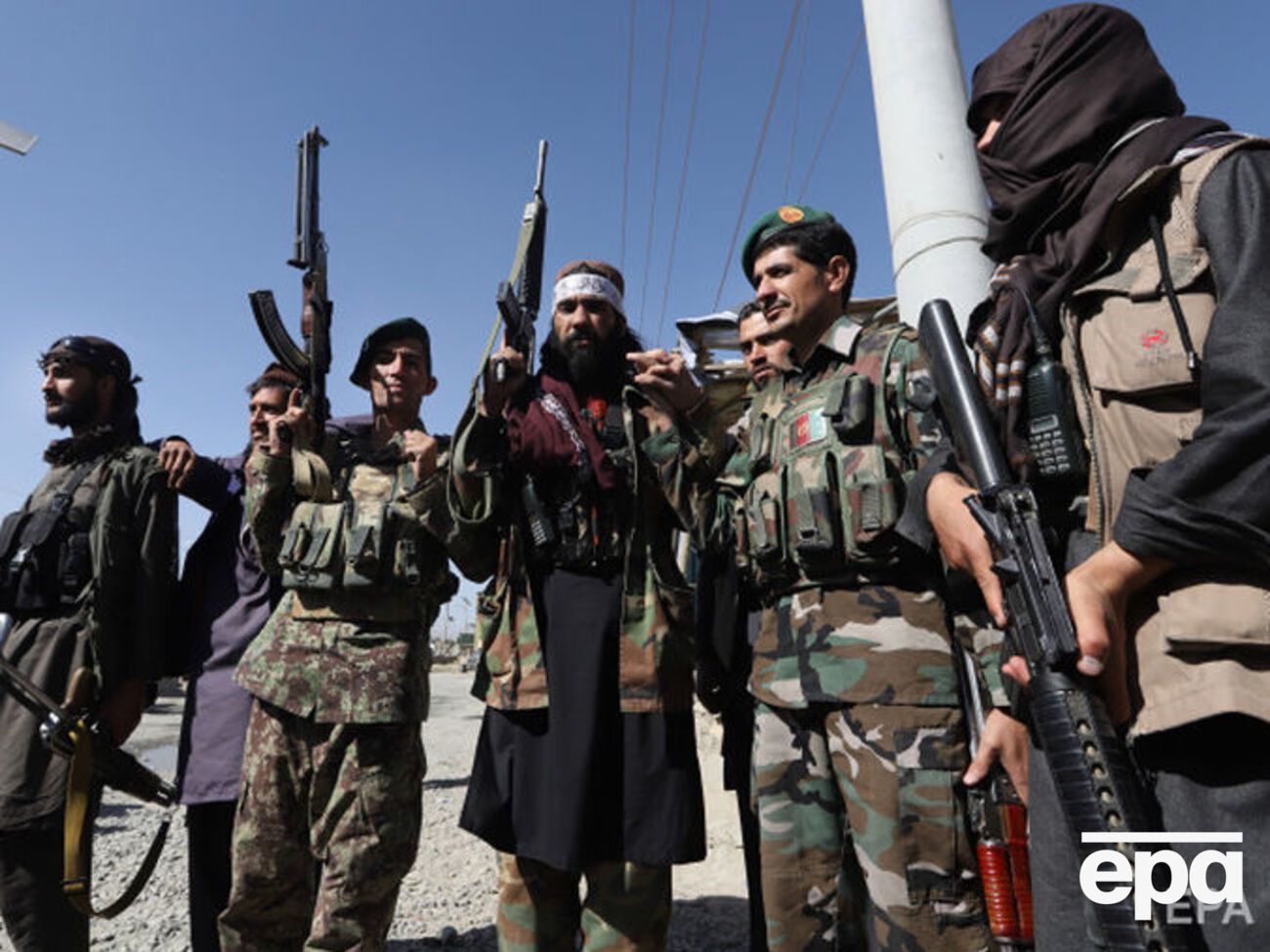 9 червня таліби вперше за 17 років оголосили тимчасове перемир'я з урядом Афганістану