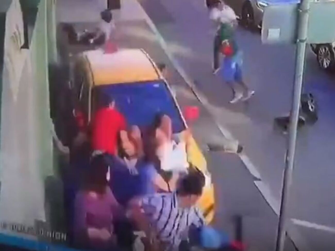 В результате наезда пострадало не менее семи человек