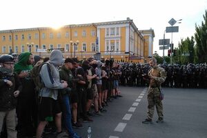 Поліція відтіснила групу противників Маршу рівності