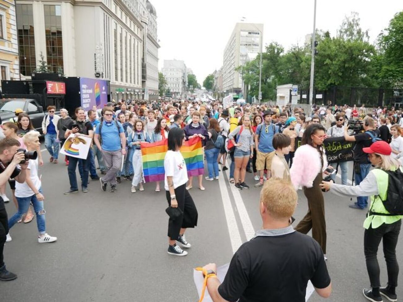 Сотні людей прийшли на Марш рівності