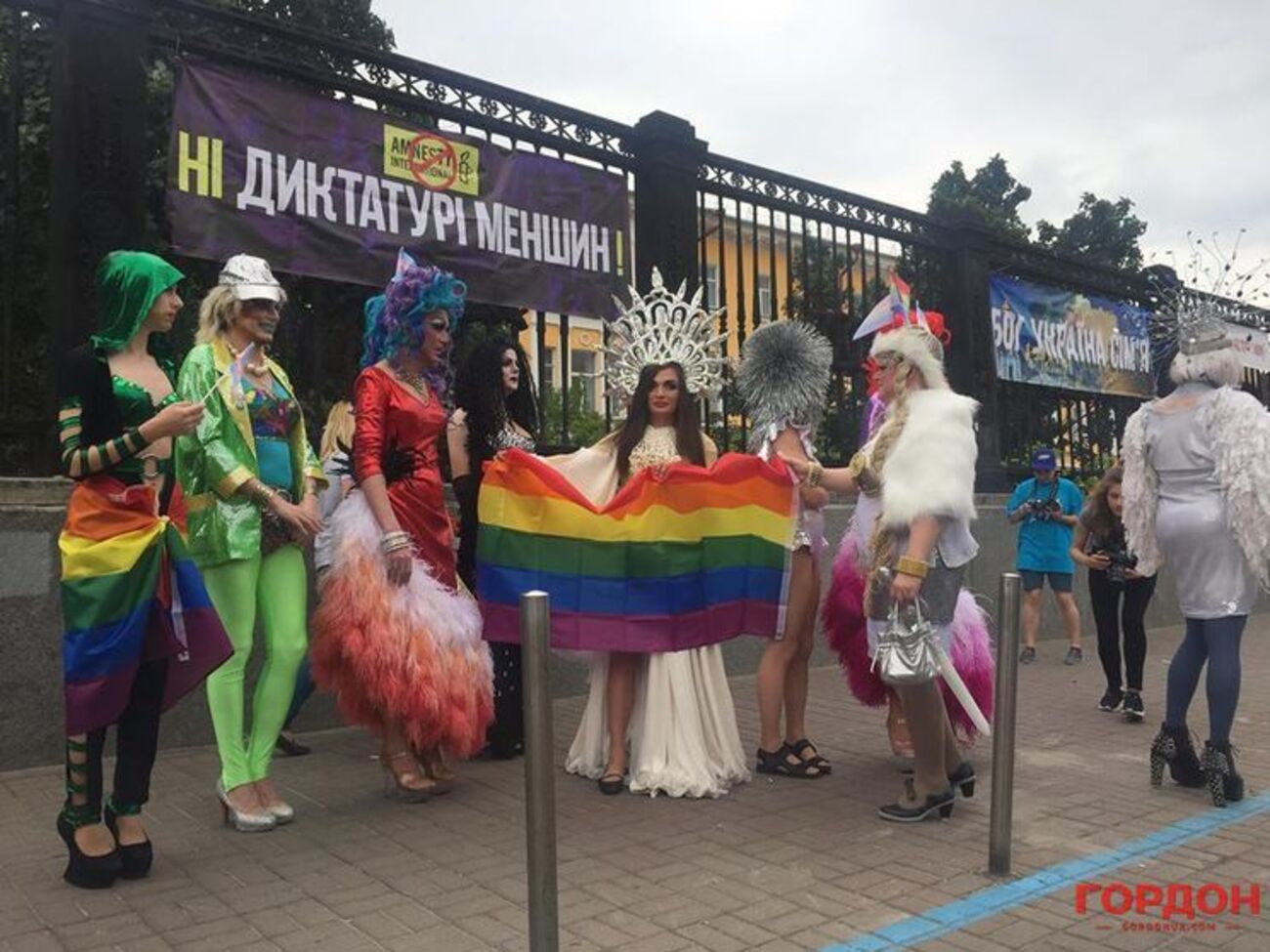 "Буду жить, буду любить!" В Киеве тысячи людей приняли участие в Марше равенства. Фоторепортаж