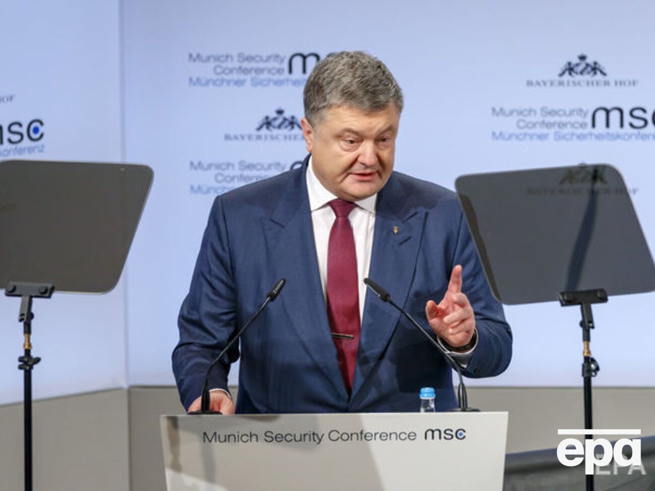 Порошенко: Мы сделаем сектор обороны Украины более прозрачным, начиная от финансирования и заканчивая общественным контролем