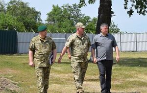 Аваков посетил границу в Харьковской области