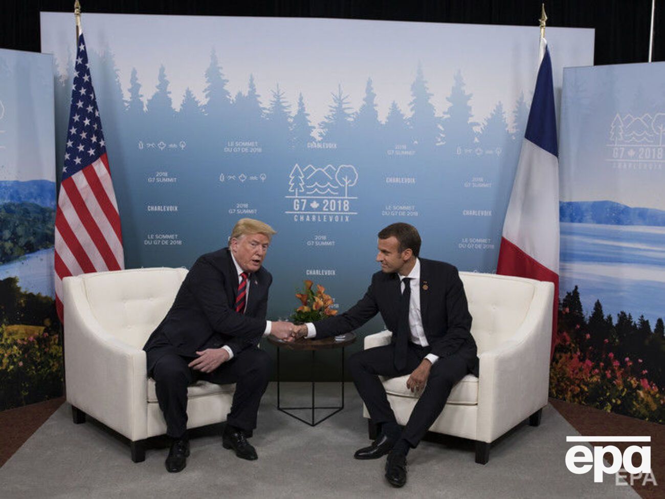 У Єлисейському палаці рішуче спростували інформацію The Wall Street Journal, що Трамп назвав Париж притулком терористів