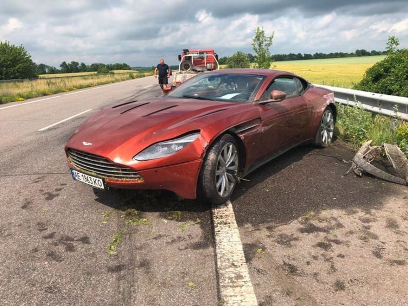 Брошенный после аварии автомобиль отвезли на штрафплощадку