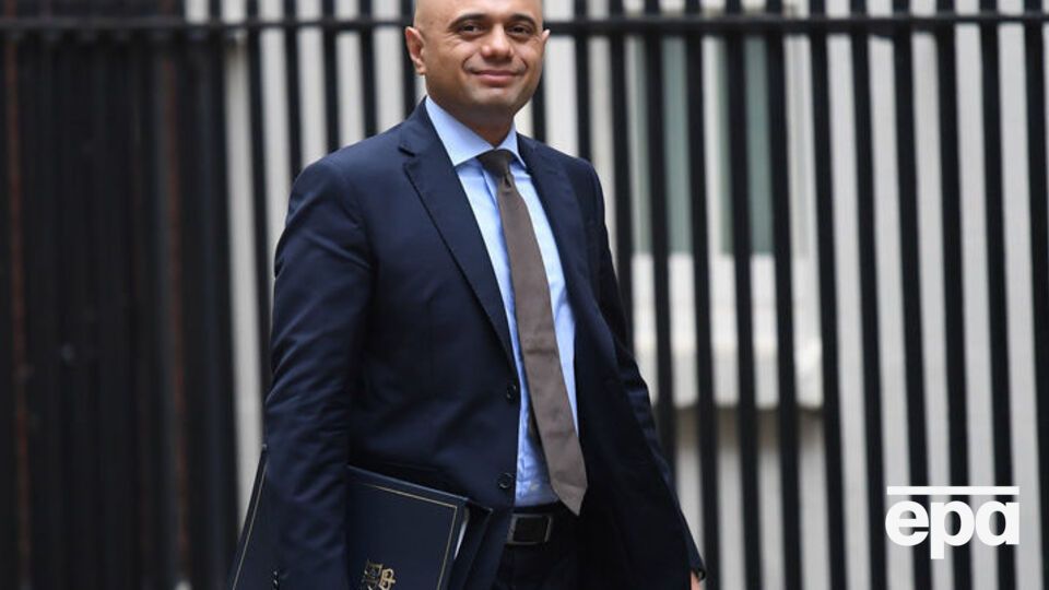 Министр Джавид переживает за своих детей